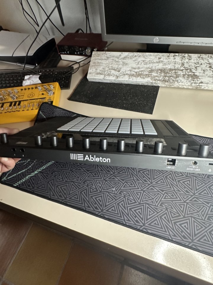 ABLETON PUSH 2 de segunda mano · Foto 4 de 10 · Huesca · 330 €