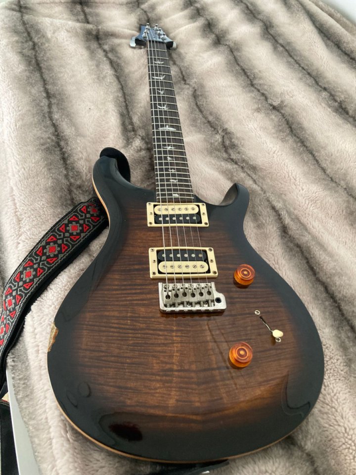 PRS SE Custom 24 (Black Gold)