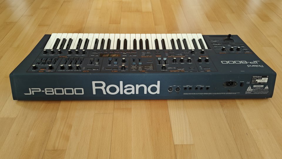 Roland JP-8000 — Sintetizador Virtual Analog de segunda mano · Foto 4 de 9 · Navarra · 900 €