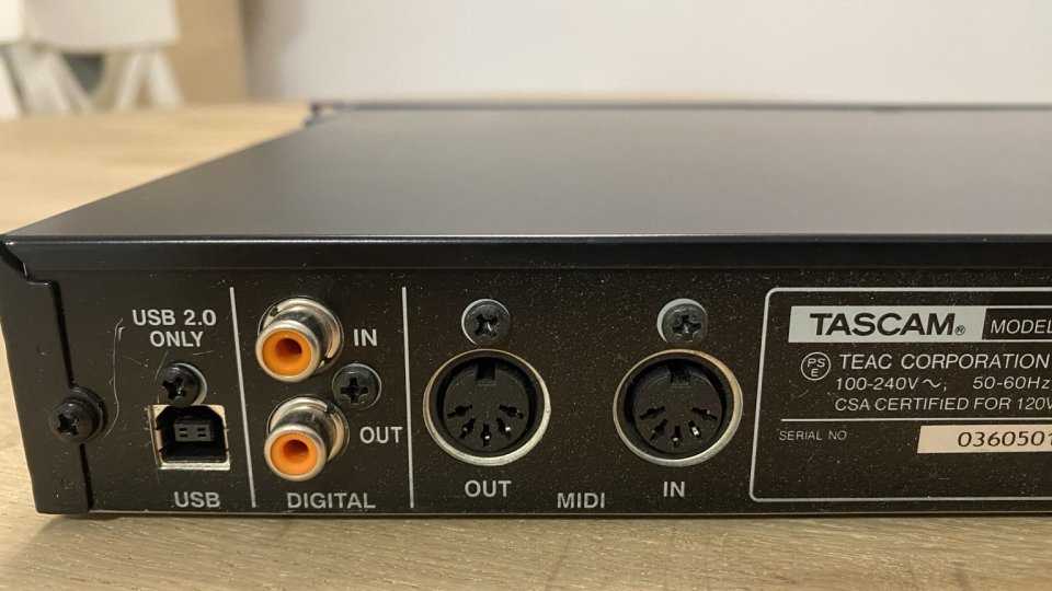 Tascam US-1641 interfaz de audio USB 16x4 rack de segunda mano · Foto 3 de 8 · Tarragona · 85 €