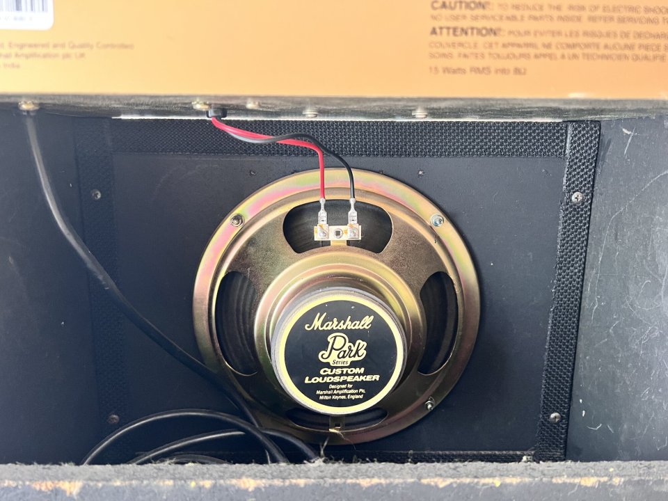 Marshall G15R CD de segunda mano · Foto 3 de 4 · Valencia · 45 €