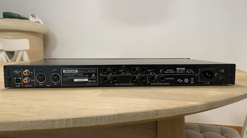 Tascam US-1641 interfaz de audio USB 16x4 rack de segunda mano · Foto 4 de 8 · Tarragona · 85 €