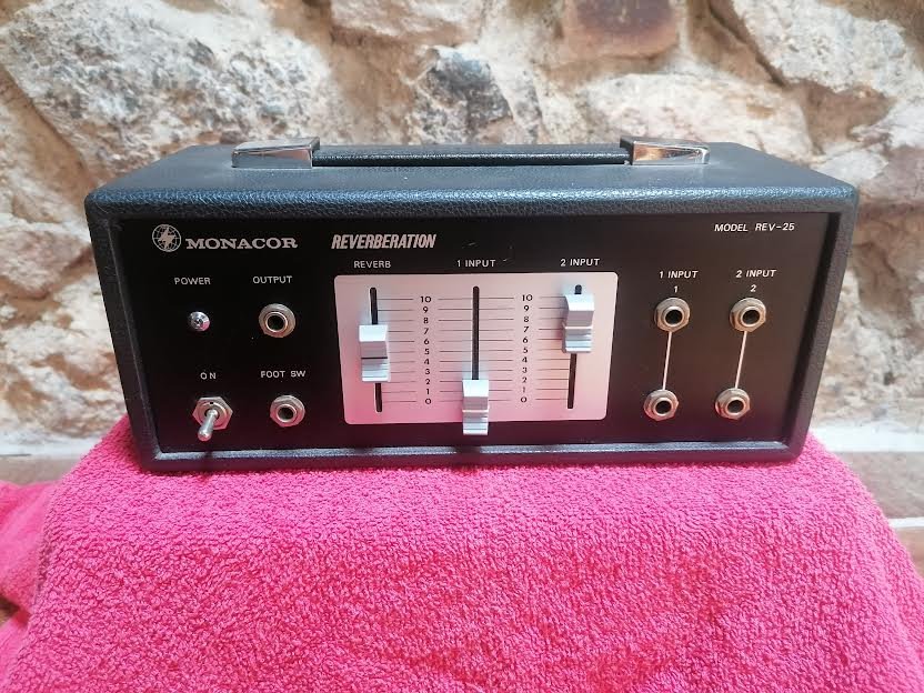 Reverberacion a muelles Monacor REV-25 de segunda mano · Foto 1 de 3 · Bizkaia · 200 €