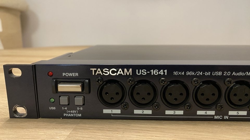 Tascam US-1641 interfaz de audio USB 16x4 rack de segunda mano · Foto 5 de 8 · Tarragona · 85 €