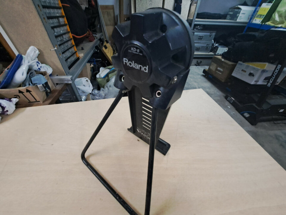 Varios herrajes y  material percusion a buen precio