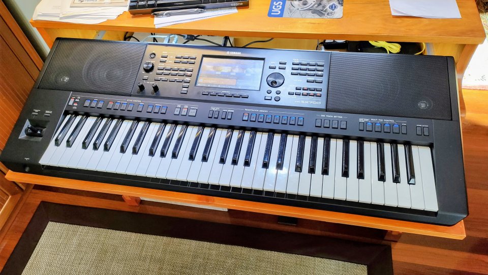 Yamaha PSR SX700