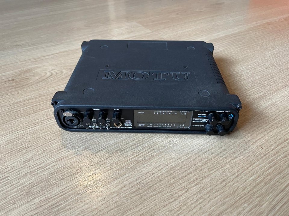 Tarjeta de sonido externa MOTU Ultralite y tarjeta PCI Firewire