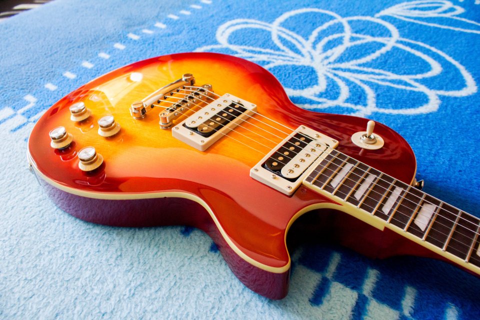 Guitarra Epiphone Les Paul Classic + estuche de segunda mano · Foto 1 de 9 · Madrid · 450 €