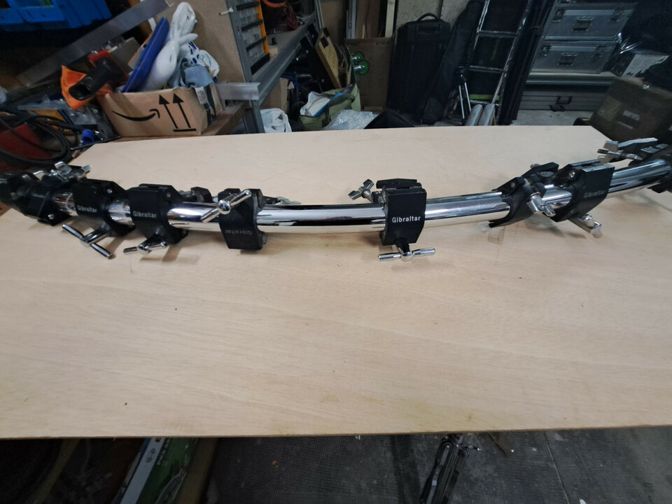 Varios herrajes y  material percusion a buen precio