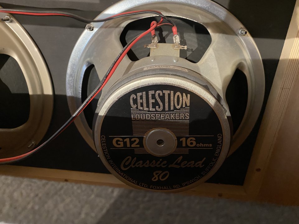 Pantalla 2x12 beteramp