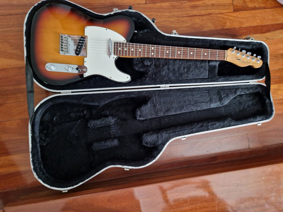 Fender American Standard Telecaster 1998 - 3-Color Sunburst + Case de segunda mano · Foto 9 de 10 · Bizkaia · 1250 €