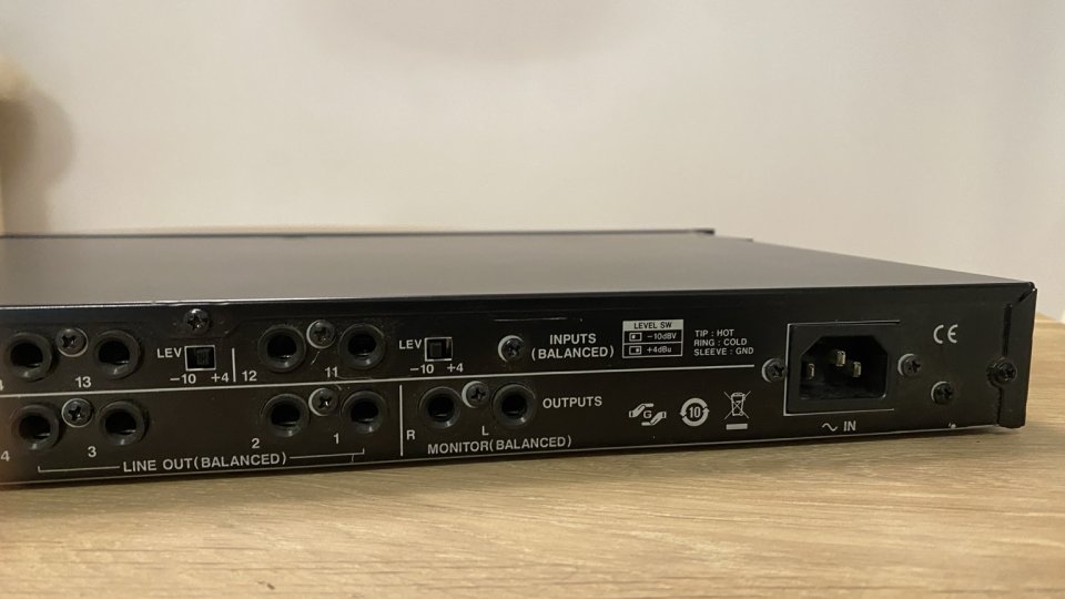 Tascam US-1641 interfaz de audio USB 16x4 rack de segunda mano · Foto 7 de 8 · Tarragona · 85 €