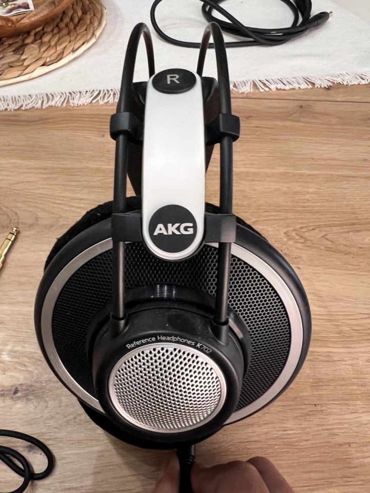 Auriculares de estudio AKG K702 de segunda mano · Foto 1 de 3 · Valencia · 85 €