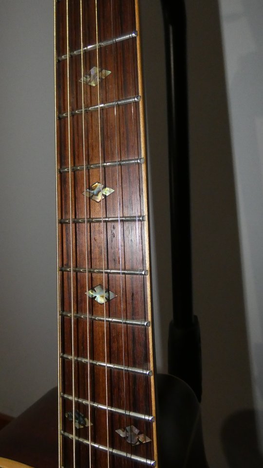 Guitarra acústica Tanglewood TW115ASCE.