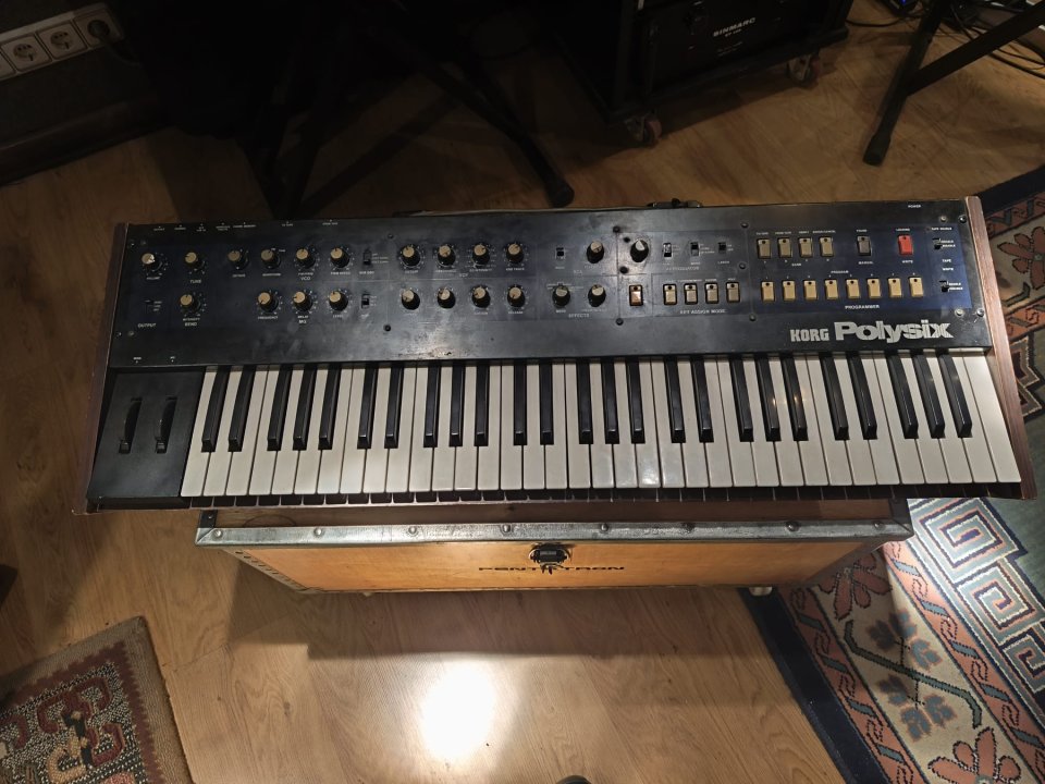 Korg Polysix con Midi