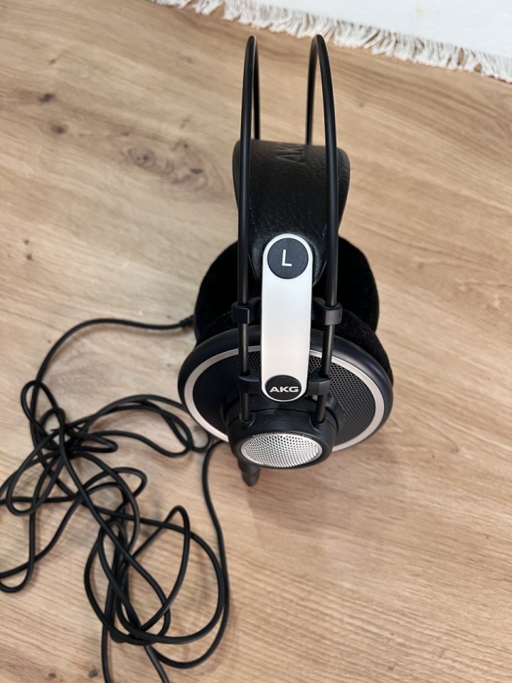 Auriculares de estudio AKG K702 de segunda mano · Foto 2 de 3 · Valencia · 85 €