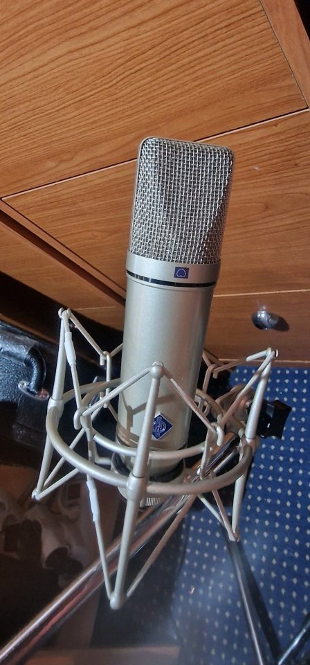 Micrófono  de esstudio Neumann