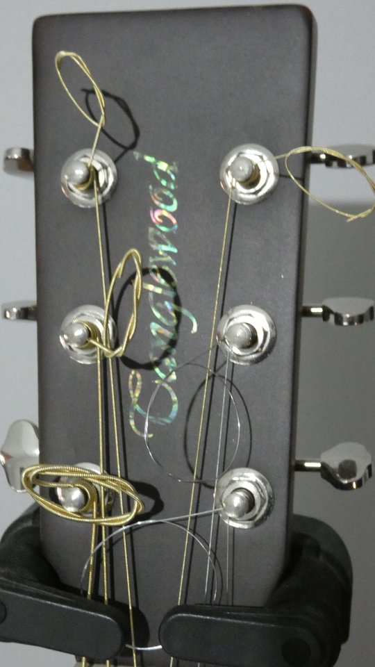 Guitarra acústica Tanglewood TW115ASCE.