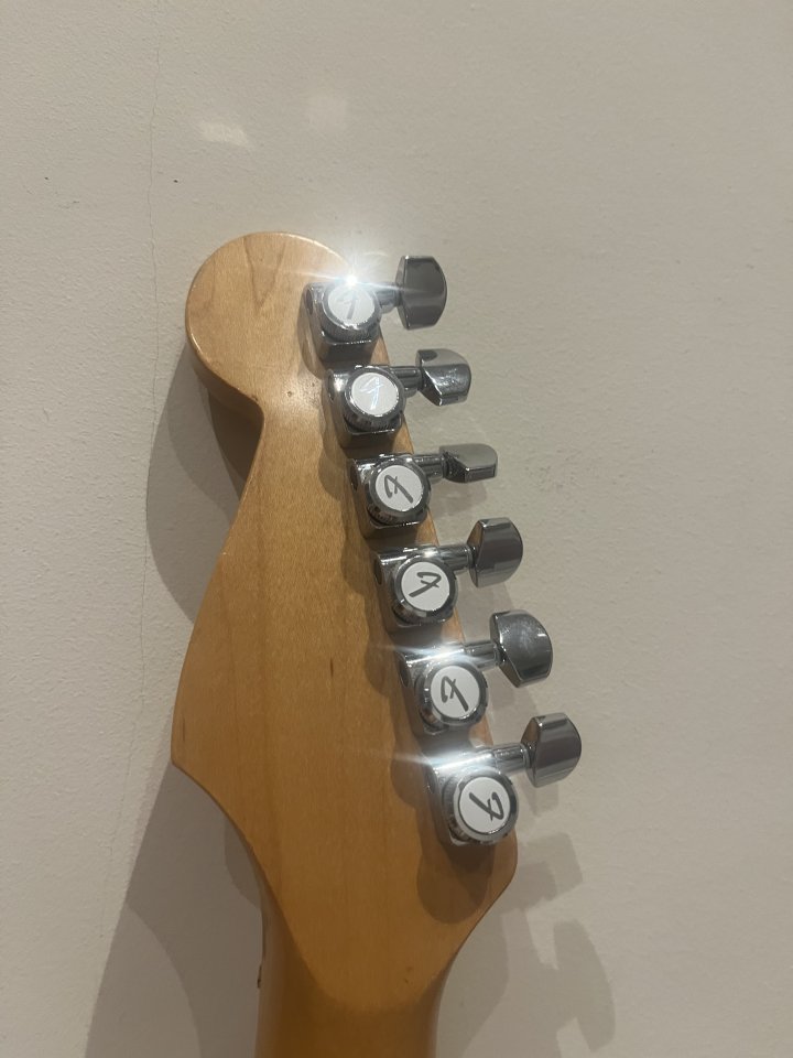 Fender Stratocaster MIM 90s mejorada de segunda mano · Foto 4 de 5 · Madrid · 650 €