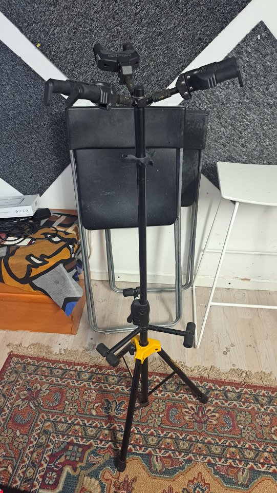 Soporte Hercules tres guitarras