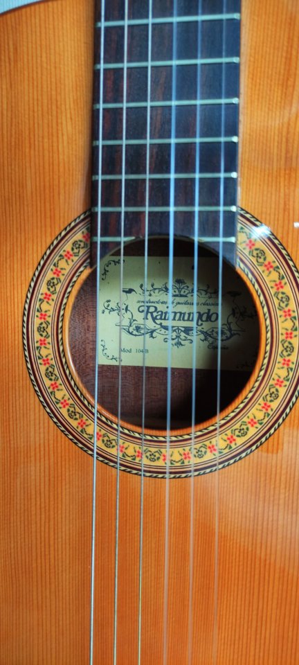 Guitarra clásica Raimundo 104B