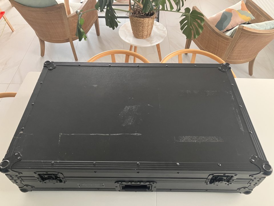 Pioneer DJ XDJ-XZ + flightcase Zomo de segunda mano · Foto 8 de 8 · Asturias · 2100 €
