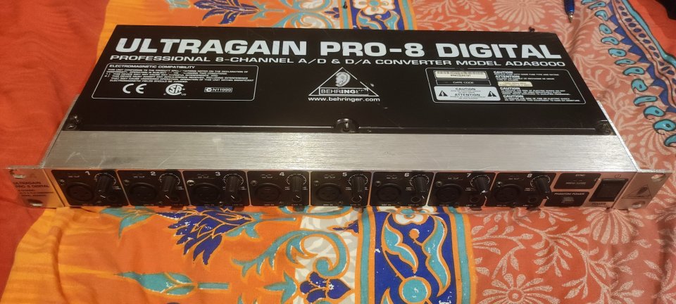 Behringer ultragain pro-8 Digital