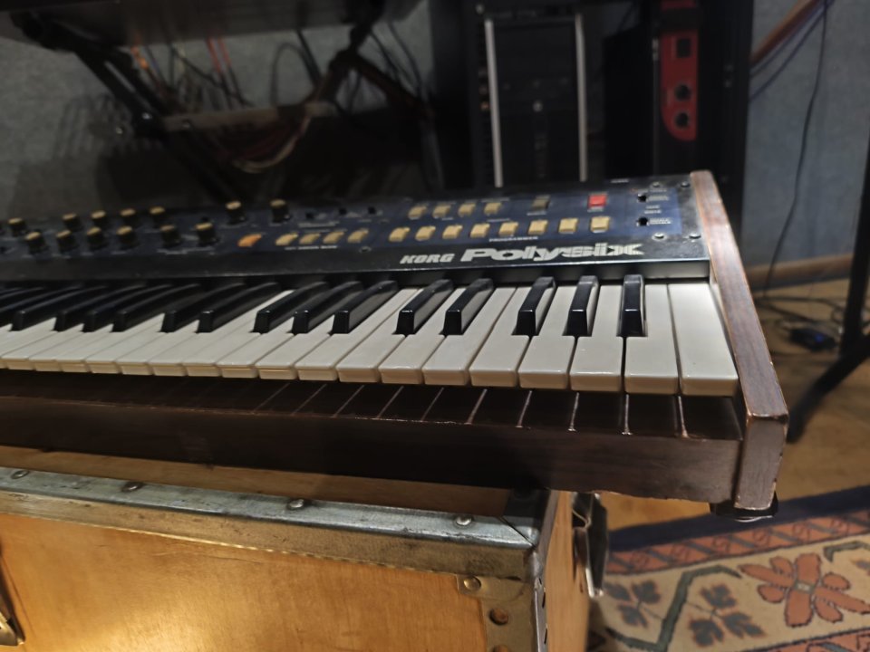 Korg Polysix con Midi