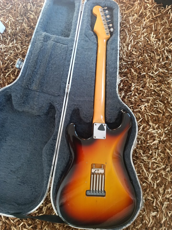 Squier JV Stratocaster ST-62-65 (Export) 1983 | 3.36kg | Fender Fullerton USA Pickup de segunda mano · Foto 2 de 8 · Pontevedra · 1690 €