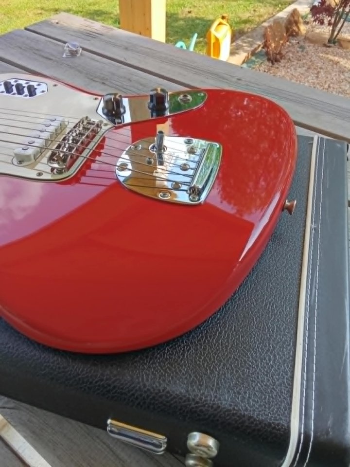 Vendo Fender jaguar red candy de segunda mano · Foto 3 de 6 · Asturias · 1400 €