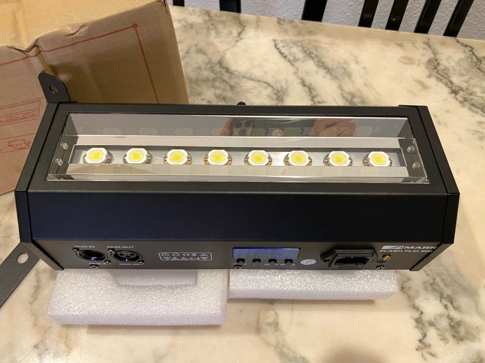 MARK Flash FLM 202 - Estrobo LED DMX Profesional - Como nuevo de segunda mano · Foto 1 de 3 · Madrid · 85 €