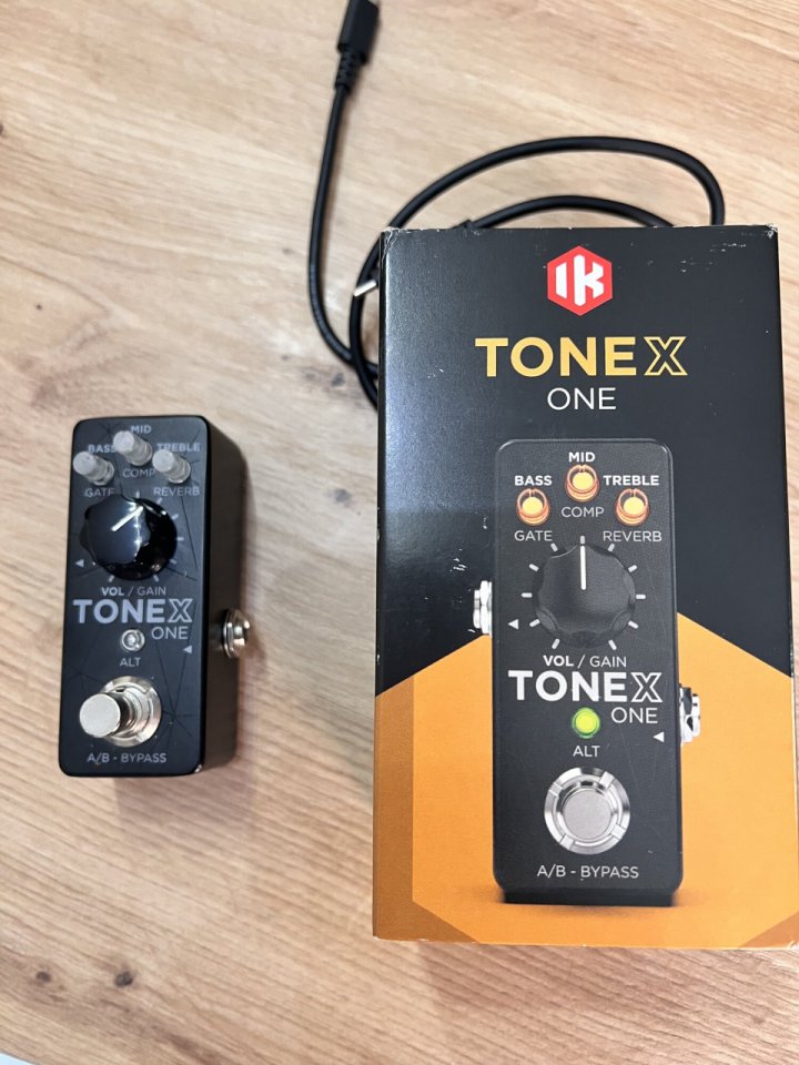 IK Multimedia Tonex ONE de segunda mano · Foto 1 de 4 · Valencia · 120 €