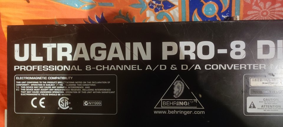 Behringer ultragain pro-8 Digital