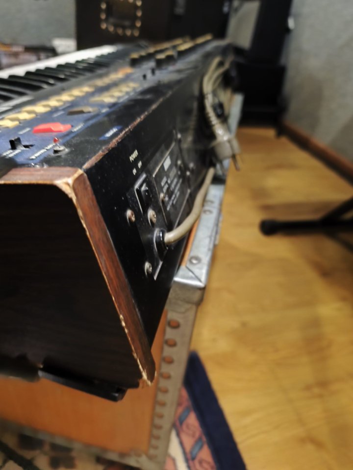 Korg Polysix con Midi