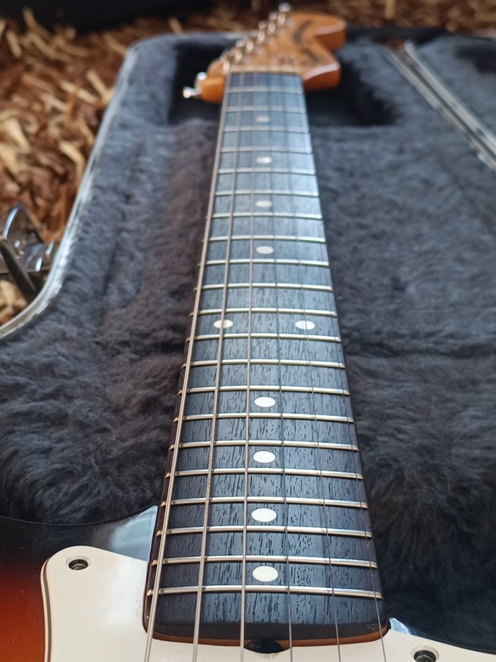 Squier JV Stratocaster ST-62-65 (Export) 1983 | 3.36kg | Fender Fullerton USA Pickup de segunda mano · Foto 4 de 8 · Pontevedra · 1690 €