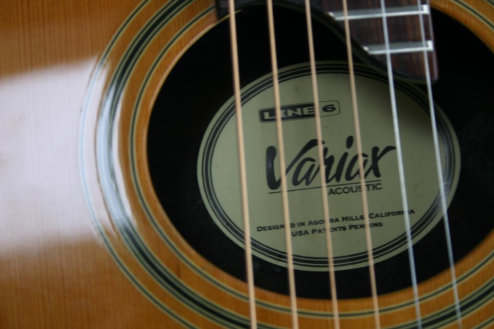 VENDO Line6 Variax 700 Acoustic. 600€ “NO CAMBIOS”