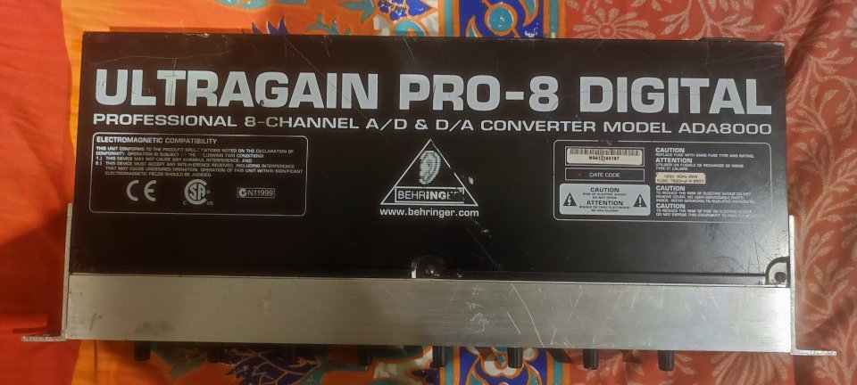 Behringer ultragain pro-8 Digital