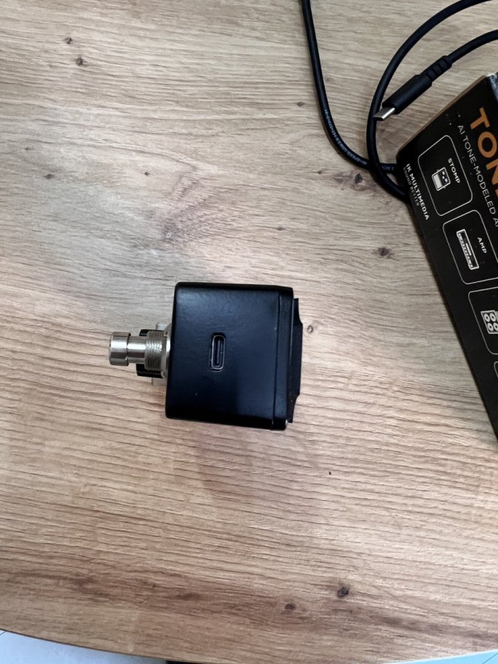 IK Multimedia Tonex ONE de segunda mano · Foto 4 de 4 · Valencia · 120 €
