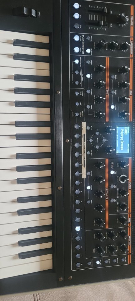Roland Jupiter xm de segunda mano · Foto 1 de 5 · Madrid · 760 €