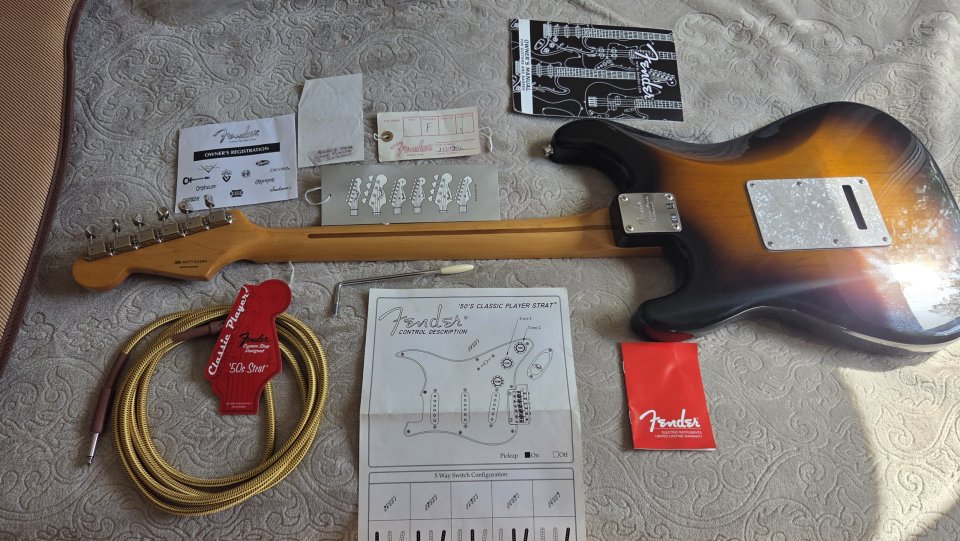 Fender classic player 50s Stratocaster de segunda mano · Foto 7 de 10 · Madrid · 690 €