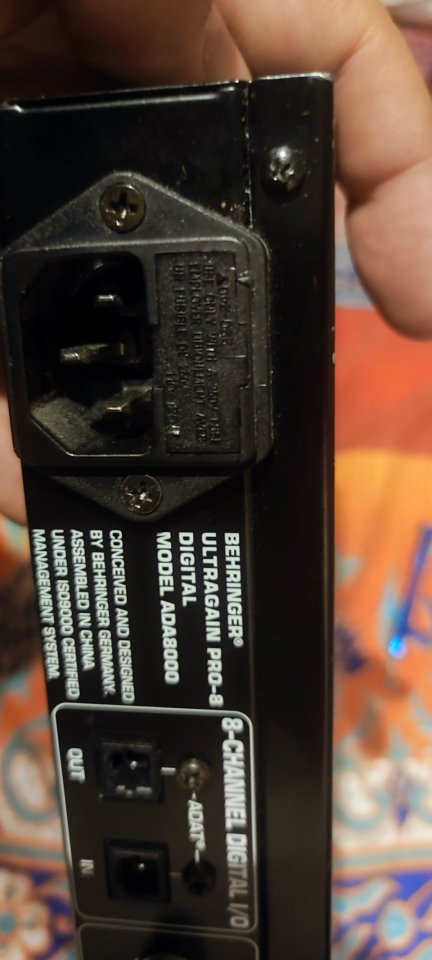 Behringer ultragain pro-8 Digital