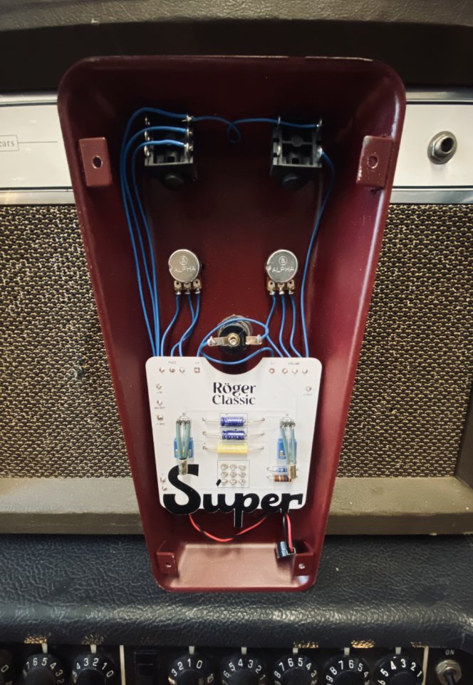 Súperpedals Roger Classic Fuzz Face AC128 (VIDEO) de segunda mano · Foto 2 de 3 · Madrid · 173 €