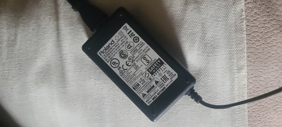 Roland Jupiter xm de segunda mano · Foto 4 de 5 · Madrid · 760 €