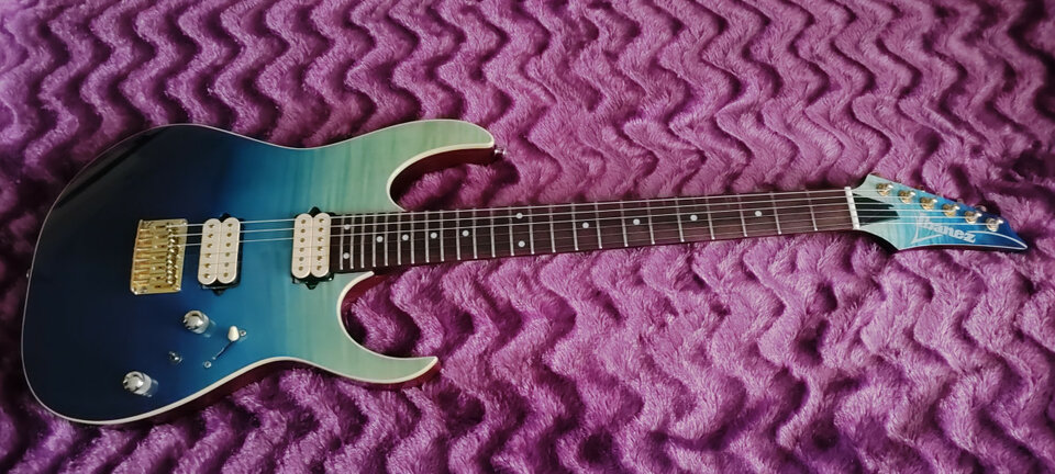 IBANEZ rg 421 mejorada y maleta