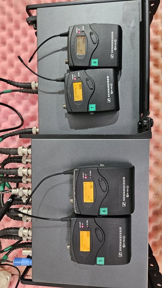 4x sistemas Sennheiser EW100 G3 + 1x Combiner ASA 1 (C-Band)