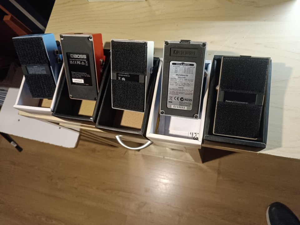 Pedales Boss Y OTROS de segunda mano · Foto 7 de 7 · Zaragoza · 375 €