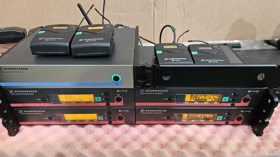 4x sistemas Sennheiser EW100 G3 + 1x Combiner ASA 1 (C-Band)