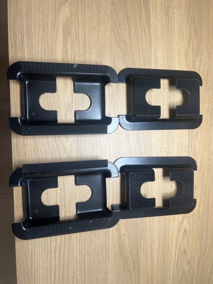 Vendo pedales y estuche de segunda mano · Foto 4 de 8 · Madrid · 1 €