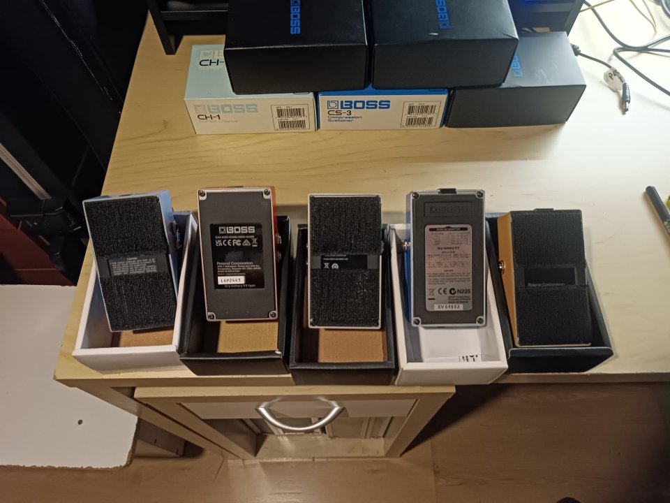 Pedales Boss Y OTROS de segunda mano · Foto 5 de 7 · Zaragoza · 375 €