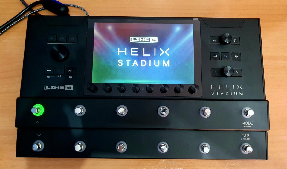 Line 6 Helix Stadium Floor de segunda mano · Foto 1 de 2 · Alicante · 1525 €